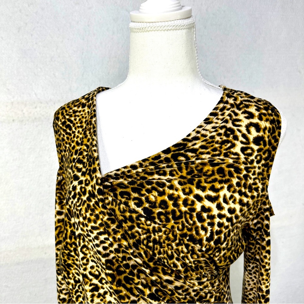 Women’s Cold-shoulder Asymmetrical Ruched Top